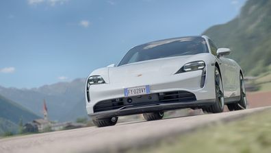 NOVITÀ: PORSCHE.PANORAMA.EXPERIENCE.TAYCAN 4S